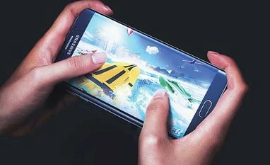 Samsung files appeal against Apple patent loss Samsung Galaxy S6