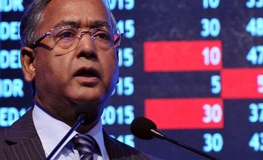 Govt extends Sebi cheif's tenure for 'continuity' amid volatility U.K. Sinha