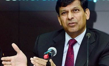 RBI, govt 'on same page' on rate panel Raghuram Rajan