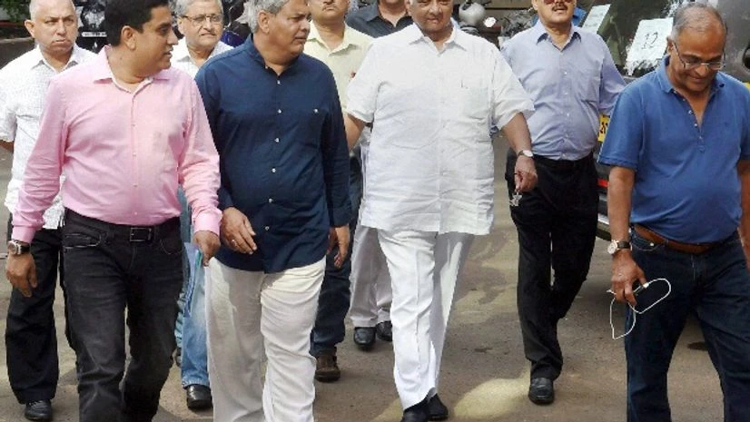 Former BCCI Presidents Sharad Pawar and Shashank Manohar come out of BCCI headquarters in Mumbai Former BCCI Presidents Sharad Pawar and Shashank Manohar come out of BCCI headquarters in Mumbai