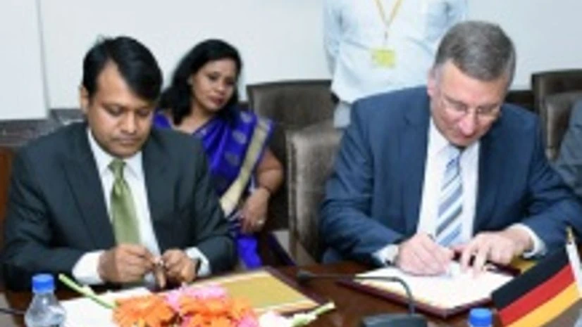 Department of Heavy Industry and Fraunhofer officials signing the MoU Department of Heavy Industry and Fraunhofer officials signing the MoU