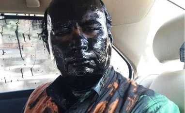 6 Shiv Sena workers held for paint attack on Kulkarni ORF Mumbai Chairman Sudheendra Kulkarni alleges black ink was thrown at him by Shiv Sena workers (Photo: ANI)