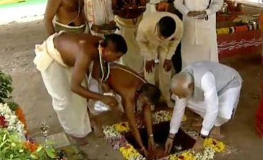 PM lays foundation stone for Andhra's new Capital Amaravati