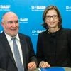 Company and employee representatives at BASF SE in Ludwigshafen sign a new site agreement