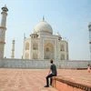 Mark Zuckerberg at Taj Mahal in Agra.  (Photo: Facebook)