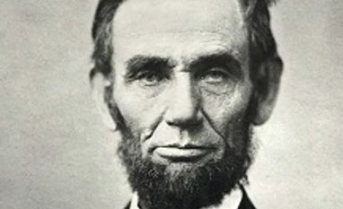 Manuscript written and signed by Lincoln fetches $2.2 mn Manuscript written and signed by Lincoln fetches $2.2 mn