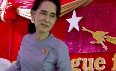 Perils on path to power for Myanmar's Aung San Suu Kyi: Political analysts Aung San Suu Kyi, Myanmar