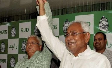 Nitish likely to take oath as Bihar CM on Nov 20 Bihar, Nitish Kumar, Lalu Prasad, Grand Alliance