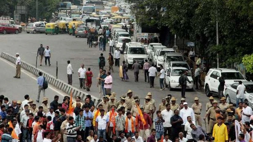 Tipu Sultan, VHP, BJP, Clash Tipu Sultan, VHP, BJP, Clash