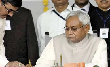 Nitish's '7 determinations' adopted as state policy Bihar, Nitish Kumar, Lalu Prasad, Grand Alliance