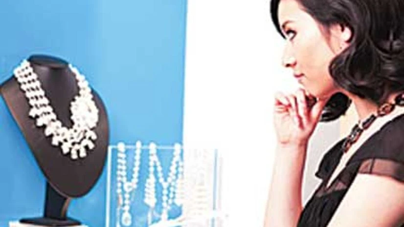 Chinese consumers make the largest luxury purchases Chinese consumers make the largest luxury purchases