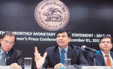 More room for banks to cut lending rates: RBI (From left) RBI Deputy Governor H R Khan, Governor Raghuram Rajan and Deputy Governor Urjit Patel during a press conference announcing the RBI monetary policy at the central bank's headquarters in Mumbai on Tuesday