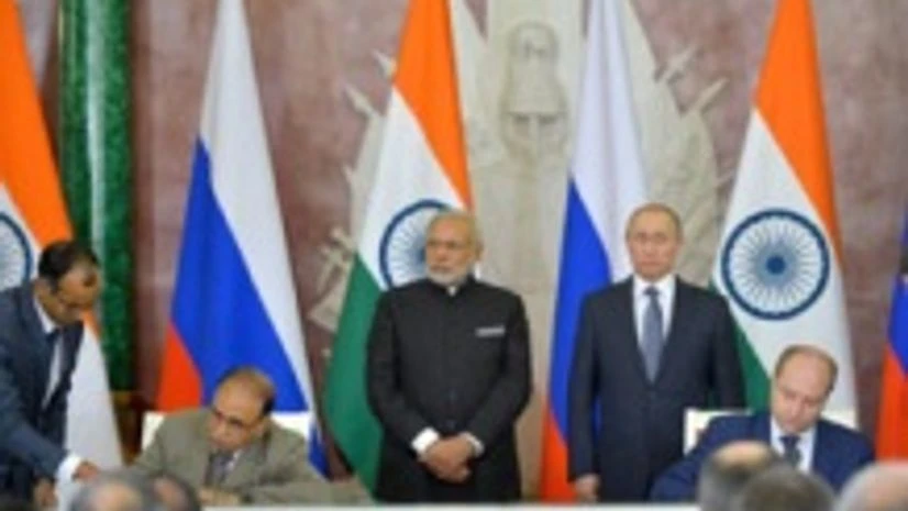 Tata Power and Russian government officials sign the MoU in Moscow Tata Power and Russian government officials sign the MoU in Moscow