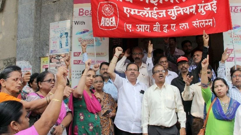 Bank employees protest at Azad Maidan in Mumbai against SBI management unfair polices for those working at associate banks. Photo: Kamlesh Pednekar Bank employees protest at Azad Maidan in Mumbai against SBI management unfair polices for those working at associate banks. Photo: Kamlesh Pednekar