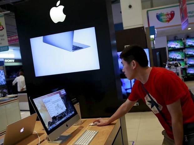 US, Apple ratchet up rhetoric in fight over encryption | Business ...