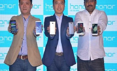 Huawei, Xiaomi, Nokia, others pile in to exploit Samsung weakness Launch of Honor 5X and Honor Holly 2 Plus by Allen Wang, president of consumer business group, Huawei India, George Zhao, president of Honor and P Sanjeev, vice-president (sales), Huawei India, Consumer Business Group in New Delhi
