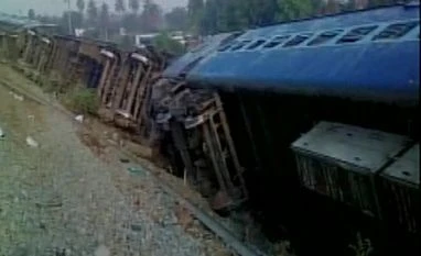 11 coaches of Kanyakumari-Bangalore train derail in Tamil Nadu Kanyakumari-Bangalore city express derailed today between Somanayakanpatti and Patchur in Tamil Nadu. Photo: ANI