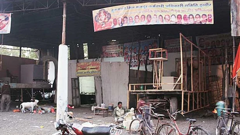 The Hukumchand Mill compound has turned into a garbage dumping ground, except for this make-shift platform where local artisans make idols The Hukumchand Mill compound has turned into a garbage dumping ground, except for this make-shift platform where local artisans make idols