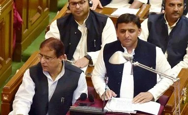 Akhilesh to hard sell infra push for seeking re-election Uttar Pradesh Chief Minister Akhilesh Yadav presents the State budget for 2016-17 at Vidhan Sabha in Lucknow