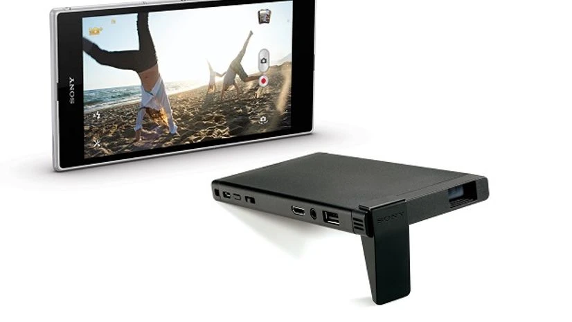 Sony's portable mobile projector MP-CL1 Sony's portable mobile projector MP-CL1