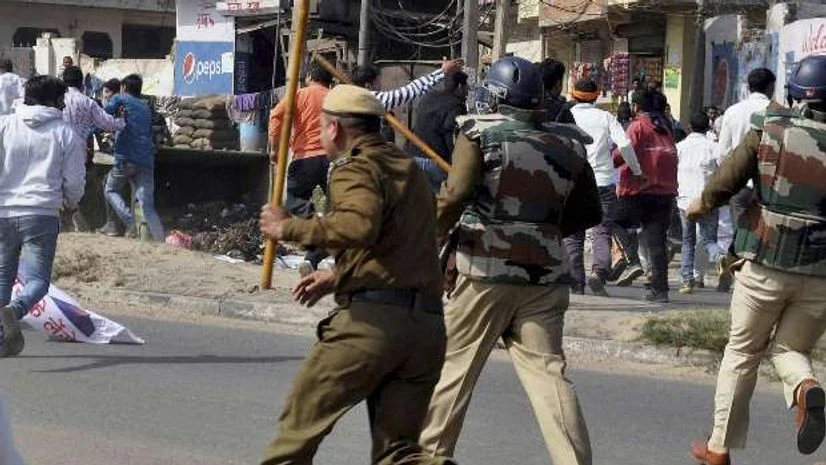 Jat agitation, Quota, Rohtak, Railway tracks Jat agitation