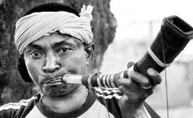 'Enemies' of the state? A personal decorated horn. Most blowers have a signature tune by which they can be recognised