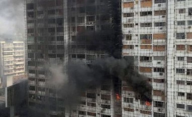 Fire breaks out in apartment in Mumbai A major fire that broke out in Tirupati Apartments near Mahalaxmi Temple in Mumbai