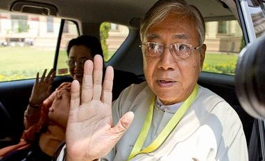 Sushma Swaraj calls on Myanmar President U Htin Kyaw Htin Kyaw, right, the newly elected president of Myanmar and his wife, lawmaker Su Su Lwin, left, wave as they leave the parliament building in Naypyitaw, Myanmar
