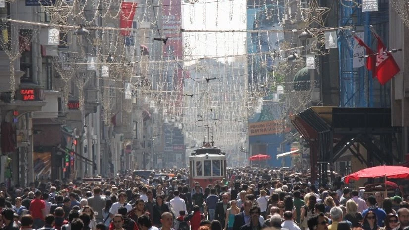 Istiklal Street in Istanbul A busy day on ?stiklal Avenue Photo courtesy: Wikipedia