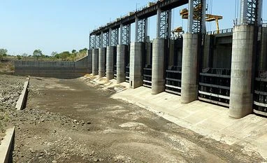 Latur water crisis worsens: city suffers more than rural areas Manjara Dam