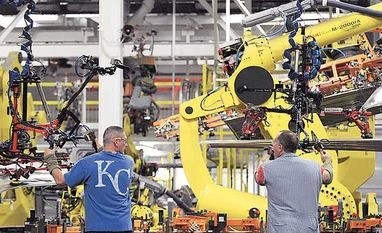 US Fed's 'maximum employment' push may fall short in post-pandemic economy Consumers prop up US economy, but profits under pressure