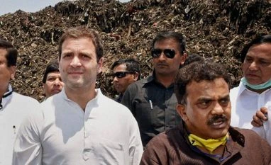 Swachh Bharat initiative lacks vision, says Rahul Congress Vice President Rahul Gandhi accompanied by local Congress leaders visits the dumping ground in Mumbai