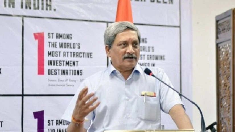 Defence Minister Manohar Parrikar with Indian community members in Shanghai, China (Photo: Twitter) Defence Minister Manohar Parrikar with Indian community members in Shanghai, China (Photo: Twitter)