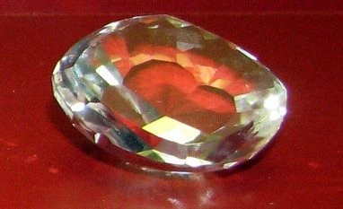 A glass replica of the diamond before it was re-cut in 1852 on display at the Reich der Kristalle museum in Munich, Germany (Source: Chris 73 / Wikimedia Commons) A glass replica of the diamond before it was re-cut in 1852 on display at the Reich der Kristalle museum in Munich, Germany (Source: Chris 73 / Wikimedia Commons)