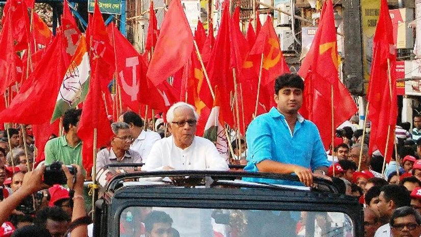 Buddhadeb Bhattacharjee at an election rally in Kolkata (pic: Subrata Majumder) Buddhadeb Bhattacharjee at an election rally in Kolkata (pic: Subrata Majumder)