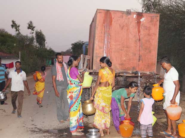 Govt plans to train women across villages to combat water crisis - Business Standard