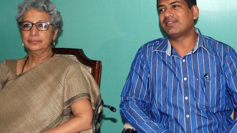 (From left) Rita Teaotia, commerce secretary, Govt. of India and Santosh Sarangi, chairman, Tea Board, at the inauguration of pan India e-auction of tea in Kolkata (pic: Subrata Majumder) (From left) Rita Teaotia, commerce secretary, Govt. of India and Santosh Sarangi, chairman, Tea Board, at the inauguration of pan India e-auction of tea in Kolkata (pic: Subrata Majumder)