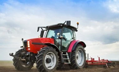 Mahindra & Mahindra falls 4% on disappointing December sales Image via Shutterstock