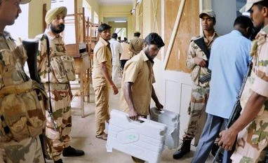 Counting of votes begins in Puducherry Elections