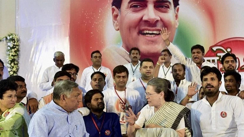 Congress President Sonia Gandhi with party leaders at a function to pay tributes to her late husband and former prime minister Rajiv Gandhi on his 25th death anniversary in New Delhi on Saturday (Source: PTI Photo) Congress President Sonia Gandhi with party leaders at a function to pay tributes to her late husband and former prime minister Rajiv Gandhi on his 25th death anniversary in New Delhi on Saturday (Source: PTI Photo)