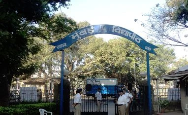 MU, Oxford Centre for Hindu Studies to offer course on temple management Entrance to the campus of Mumbai University. Photo: Wikipedia