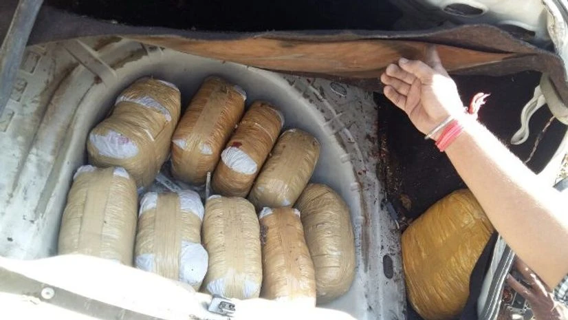 Around 700 kg ganja, worth Rs 1.5 crore was seized in Chhattisgarh Around 700 kg ganja, worth Rs 1.5 crore was seized in Chhattisgarh