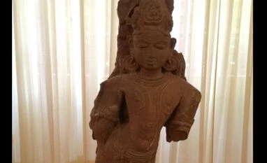 US returns 200 artefacts worth $100 million to India 200 artifacts worth $100 million returned to India