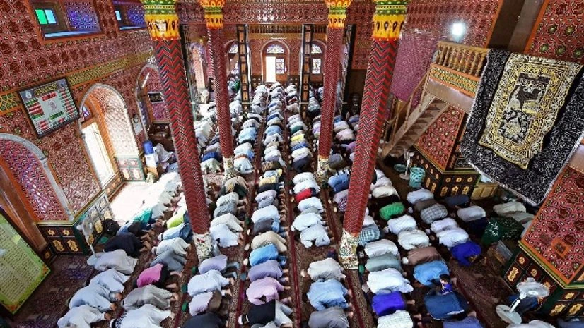 People offering prayers on the 1st Friday of holy Month of Ramadan, at Dastgeer Sahib shrine in Srinagar People offering prayers on the 1st Friday of holy Month of Ramadan, at Dastgeer Sahib shrine in Srinagar