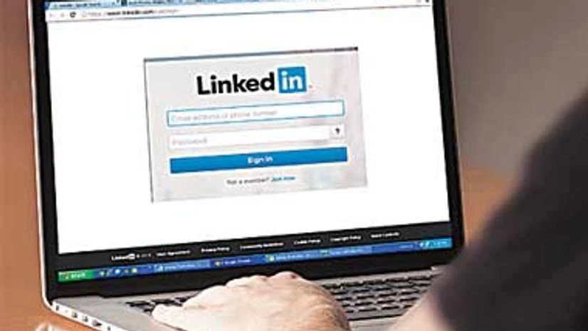 Microsoft gets 'social' with $26.2-billion LinkedIn buy Microsoft gets 'social' with $26.2-billion LinkedIn buy