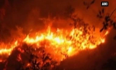 Firefighters advance on deadly central California wildfire Photo source: ANI