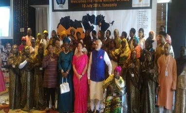 Modi meets 'Solar Mamas' of Africa Photo: Vikar Swarup's Twitter Handle