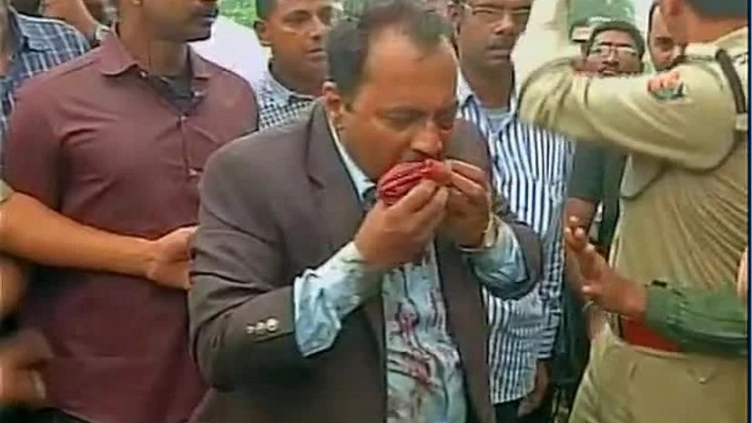 Injured member of the convoy (Pic: ANI twitter) Injured member of the convoy (Pic: ANI twitter)