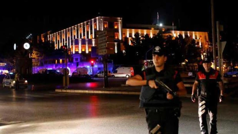 Police officers stand guard near the Turkish military headquarters in Ankara, Turkey, July 15, 2016. (Reuters) Police officers stand guard near the Turkish military headquarters in Ankara, Turkey, July 15, 2016. (Reuters)