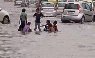 Monday woes: Delhi wakes up to traffic jams courtesy rains Water logging in ITO area of New Delhi